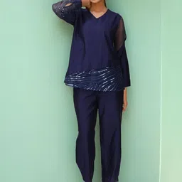 Dora Dori Embellished V-Neck Chanderi Top With Trousers-picture-31