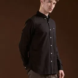The Bear House Black Slim Fit Solid Shirt image 3