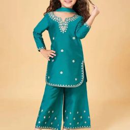 Akkriti by Pantaloons Kids Green Embroidered Kurta Set-picture-45