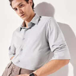 Rare Rabbit Green Regular Fit Solid Shirt image 3