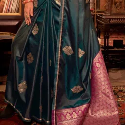 Vardha Green Woven Saree With Unstitched Blouse image 3