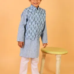 The Mom Store Boys Blue & White Printed Full Sleeves Kurta With Pyjamas image 3