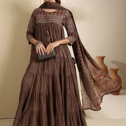 GULMOHAR JAIPUR Women Ethnic Motifs Printed Empire Mirror Work Pure Cotton Kurta Set-picture-30