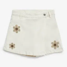 Y&F Kids by Westside Off-White Floral Embroidered High-Rise Denim Skort-picture-45
