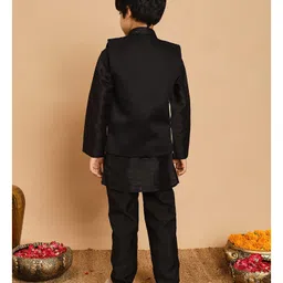 BT DEZINES Cotton Silk Woven Solid Kurta & Pyjama Set With Floral Embroidered Sequins Embellished Jacket - Black image 3