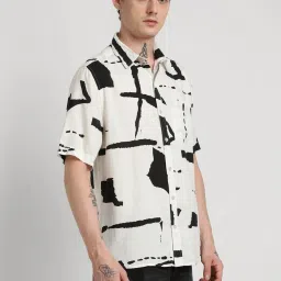 Forever 21 White Regular Fit Printed Shirt image 3