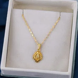 dressberry Women Gold Plated Chian With Pendant image 1
