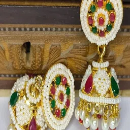 MK gallery Gold-Plated Artificial Stones Brass Earrings image 3