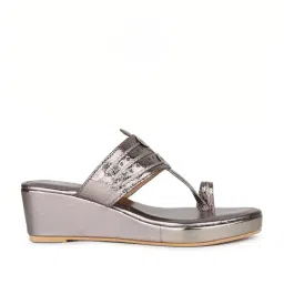 Inc.5 Women's Gun Metal Toe Ring Wedges image 3