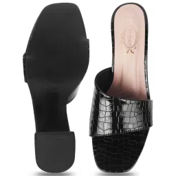 Shoetopia Kids Black Casual Sandals image 3