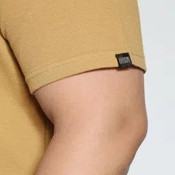 Urbano Plus Men Solid Polo Collar Cotton T-shirt image 4