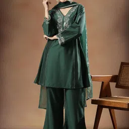 STYLEBAAZI Women Ethnic Motifs Embroidered Panelled Thread Work Kurta with Palazzos & With Dupatta-picture-16
