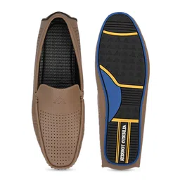 Alberto Torresi Men Textured Lightweight Loafers image 2