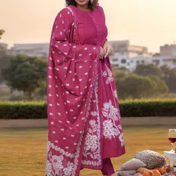 GoSriKi Women Floral Printed Pleated Kurta with Trousers & With Dupatta image 4