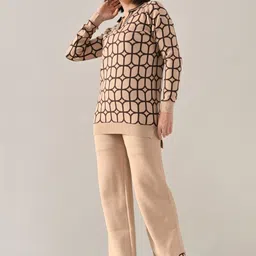 ANNY Printed V-Neck Top & Trouser Co-Ords image 3