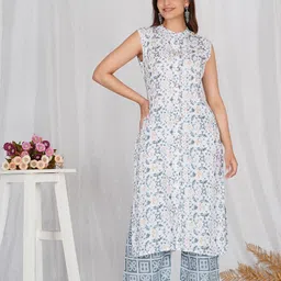 Pristyle Women Floral Printed Regular Kurta with Palazzos image 3