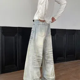 StyleCast Men Baggy Low-Rise Light Fade Jeans With 3D Wrinkle Effect image 3