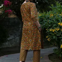 Sangria Women Floral Printed Regular Kurta with Trousers image 3