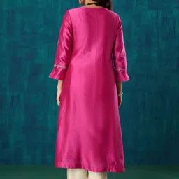 Mushio Magenta Damini Charvi Kurta With Yoke Embroidery In Chanderi Silk Fabric image 4
