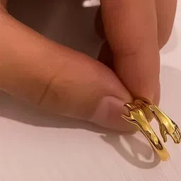 Teeragaj Textured Finger Ring image 4