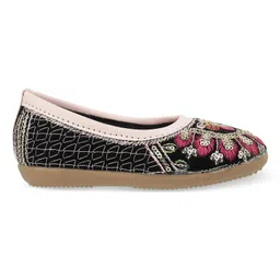 SHOES FOR JUNIORS Sequins Embellished Threadwork Detailed Ballerinas - Pink image 5