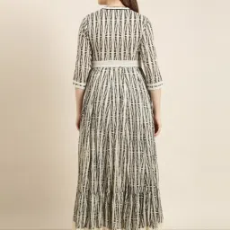 showoffff SHOWOFF Beige Printed Maxi Dress image 4