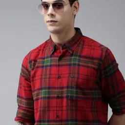 THE BEAR HOUSE Men Red & Green Classic Slim Fit Tartan Checked Casual Shirt-image-9
