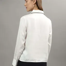 Iconic White Plain Shirt image 2