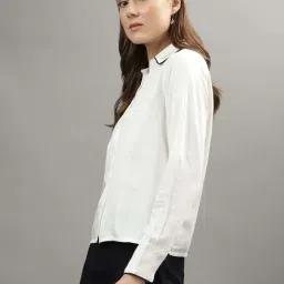 Iconic White Plain Shirt image 3
