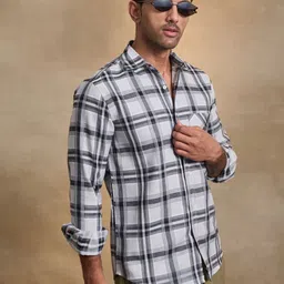 Uncluttered Closet Men Standard Fit Tartan Checked Spread Collar Cotton Casual Shirt-picture-13