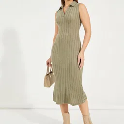 Styli Women Self Design V-Neck Bodycon Midi Dress-image-64