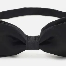 Peter England Black Solid Bow Tie image 4