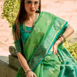 Satrani Green Silk Woven Saree With Unstitched Blouse image 4