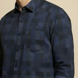 Peter England Casuals Men Checked Spread Collar Pure Cotton Casual Shirt image 3