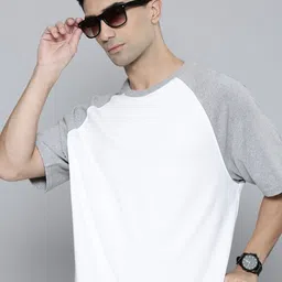 Levis Pure Cotton Loose Fit T-shirt-picture-11