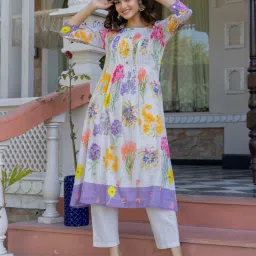 Autumnlane White Hemal Orchid Floral Comfort fit Kurta Pant set image 4