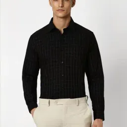 Van Heusen Black Regular Fit Checks Shirt-picture-29