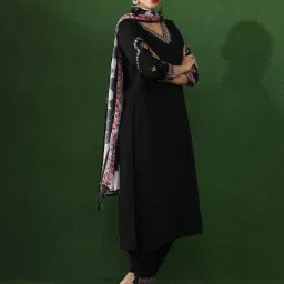 Jaipur Kurti Black Regular Fit Embroidered Kurta Sets image 4