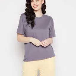 Clovia Grey & Yellow Cotton Textured T-Shirt With Shorts-image-49