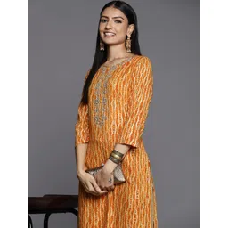 Varanga Women Mustard Yellow Floral Embroidered Gotta Patti Kurta-picture-19