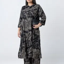 Diza by Westside Black Botanical-Printed A-Line Kurta image 3