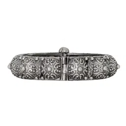 Teejh Ethnic  Avika Silver Oxidized Bangle for Women image 3