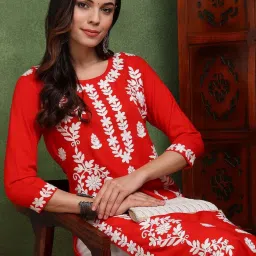 Vaamsi Red Embroidered Straight Kurta image 4