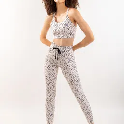 SKNZ Abstract Printed Non Padded Non Wired All Day Comfort Seamless Sports Bra-picture-37