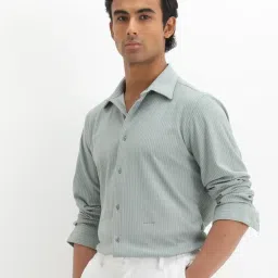 Rare Rabbit Green Regular Fit Woven Design Shirt image 4