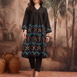 Sangria Women Ethnic Motifs Printed Regular Kurta with Trousers image 5