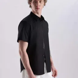 CALVIN KLEIN Black Solid Regular Fit Cotton Shirt image 3