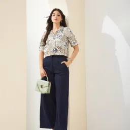 Latin Quarters White Printed Shirt image 4