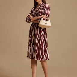 Kazo Wine Printed Midi Dress image 4
