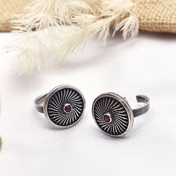TEEJH Adira Stone-Studded Toe Ring-picture-4